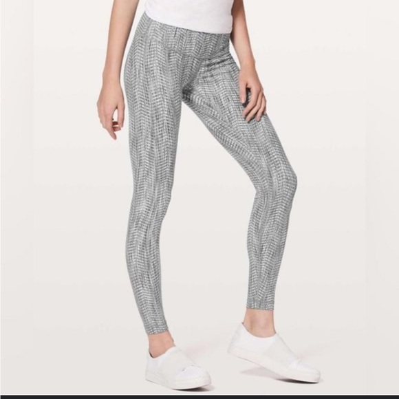 Size 4 Lululemon wunder under arrow jacquard high rise - Picture 1 of 6